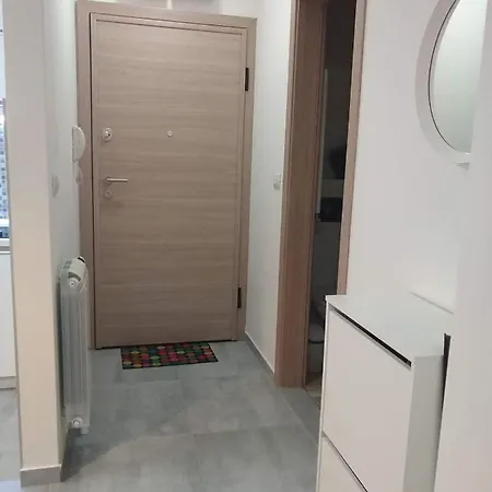 Apartment Brand New One-bedroom *